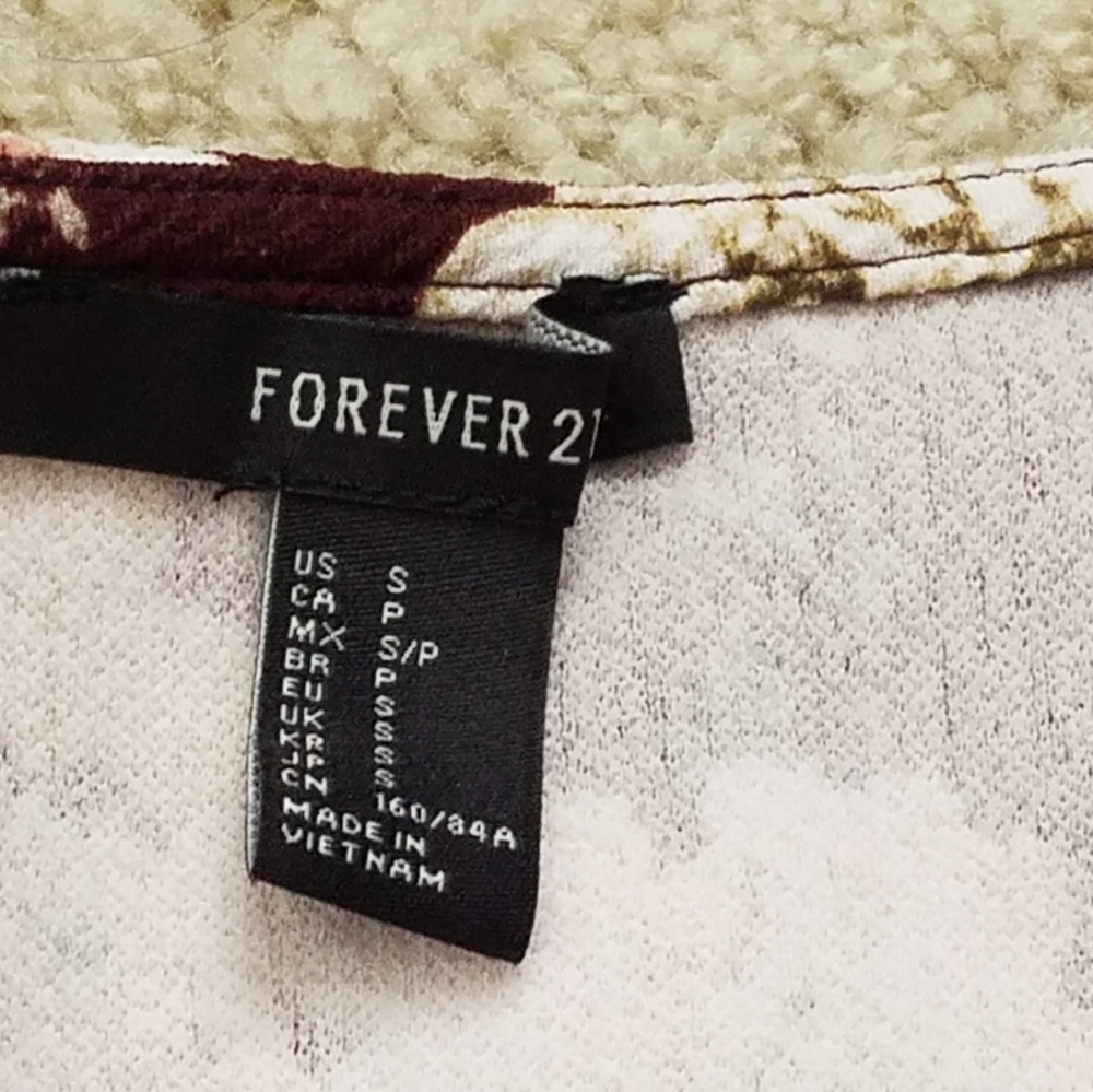 Forever 21 Floral Skater Dress - Picture 2 of 4